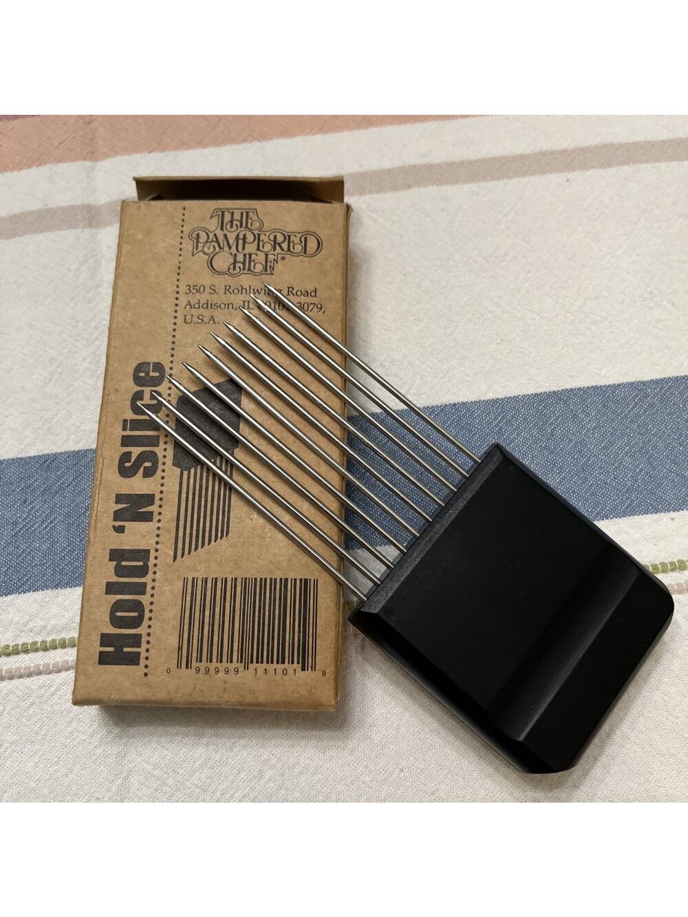 Pampered Chef Hold N Slice #1101 Kitchen Tool